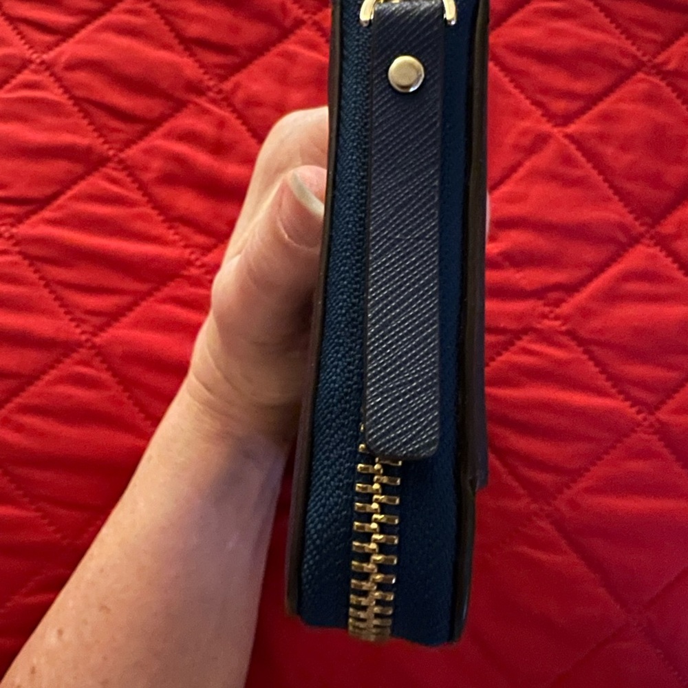 Kate Spade Navy Blue Wallet with Gold Accent - Picture 4 of 16